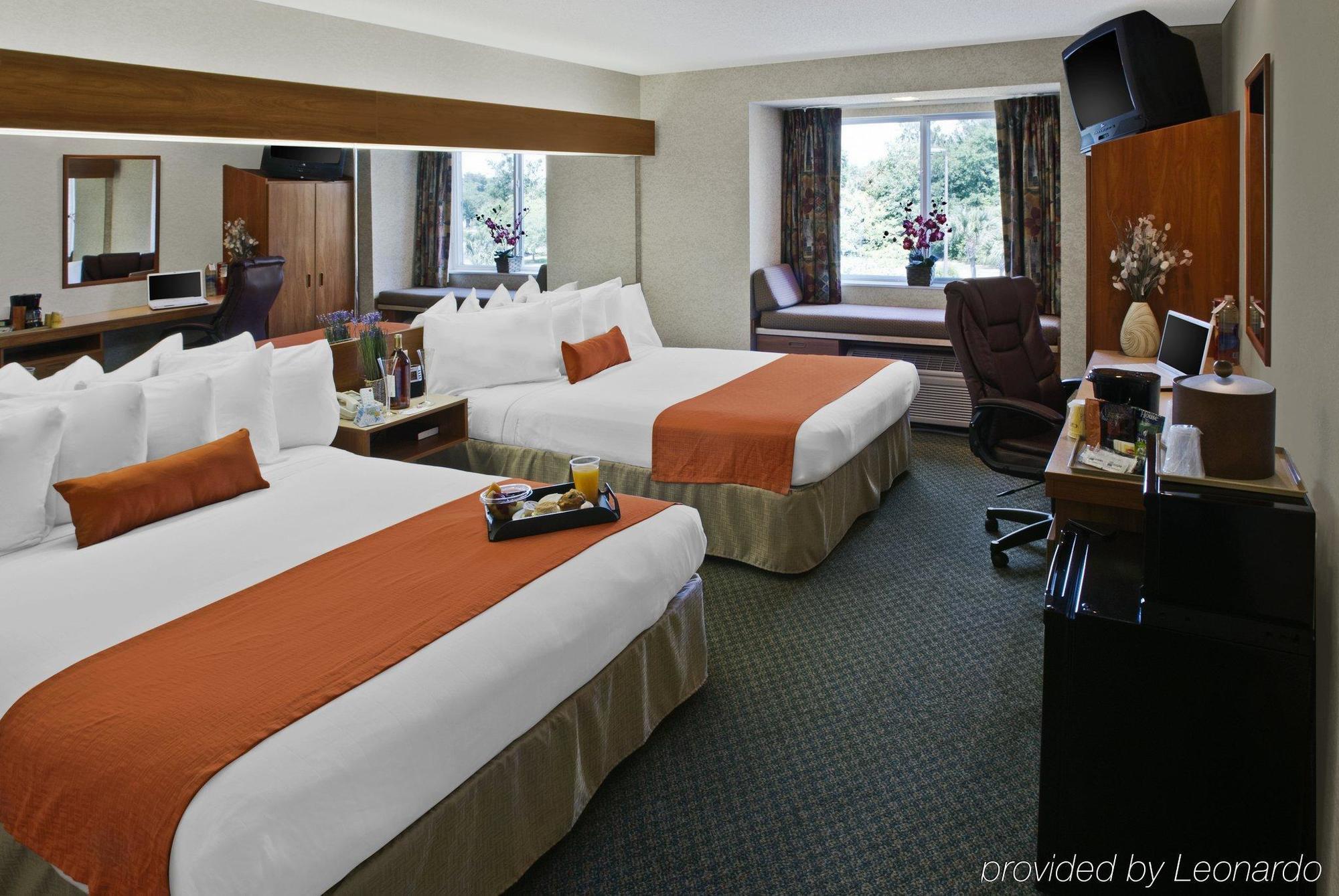 Microtel Inn & Suites By Wyndham ברונסוויק חדר תמונה