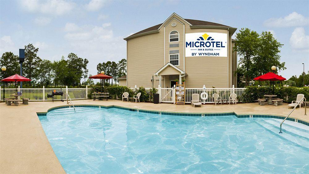 Microtel Inn & Suites By Wyndham ברונסוויק מראה חיצוני תמונה