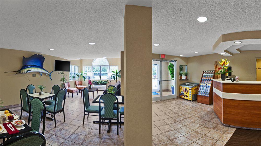 Microtel Inn & Suites By Wyndham ברונסוויק מראה חיצוני תמונה