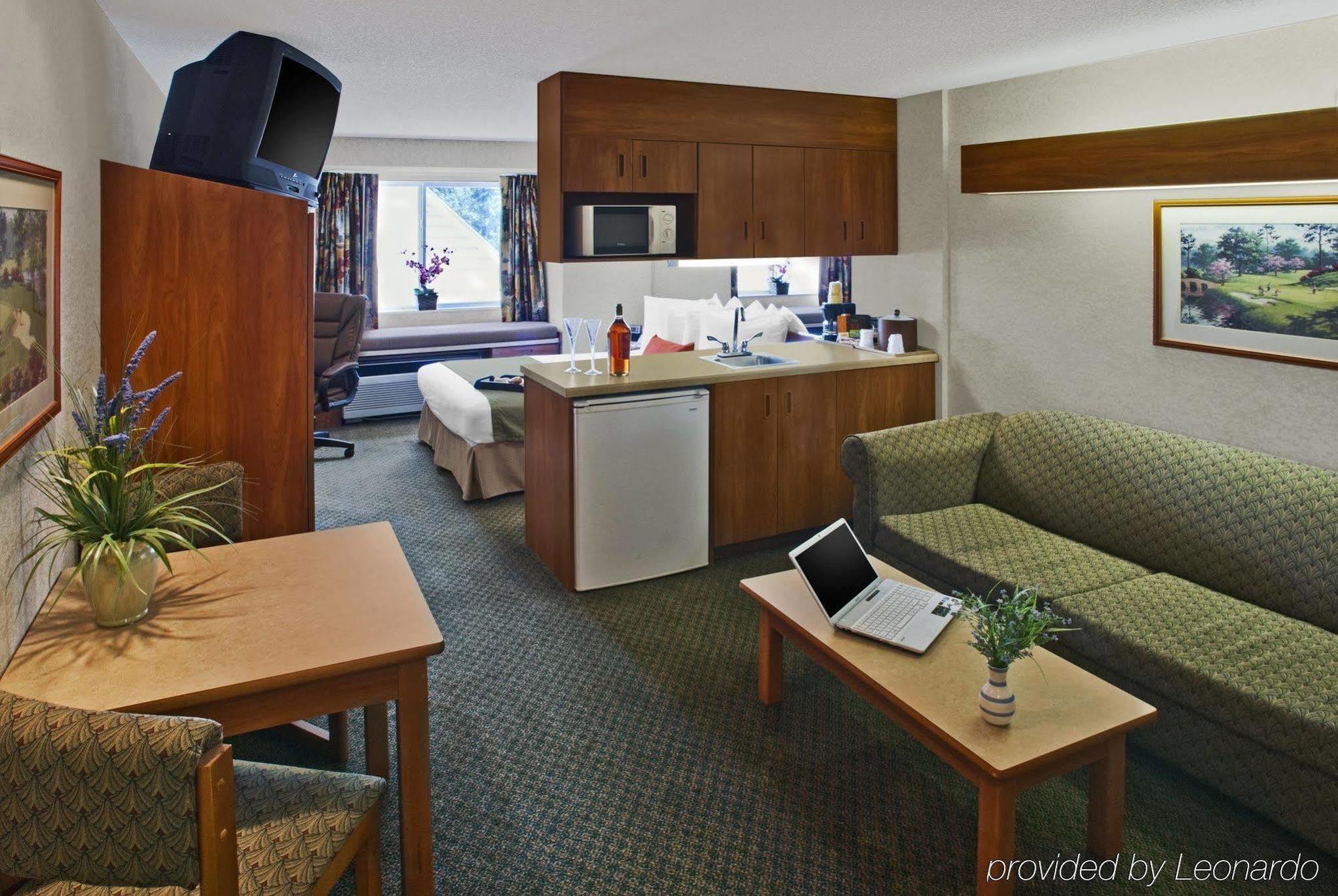 Microtel Inn & Suites By Wyndham ברונסוויק חדר תמונה