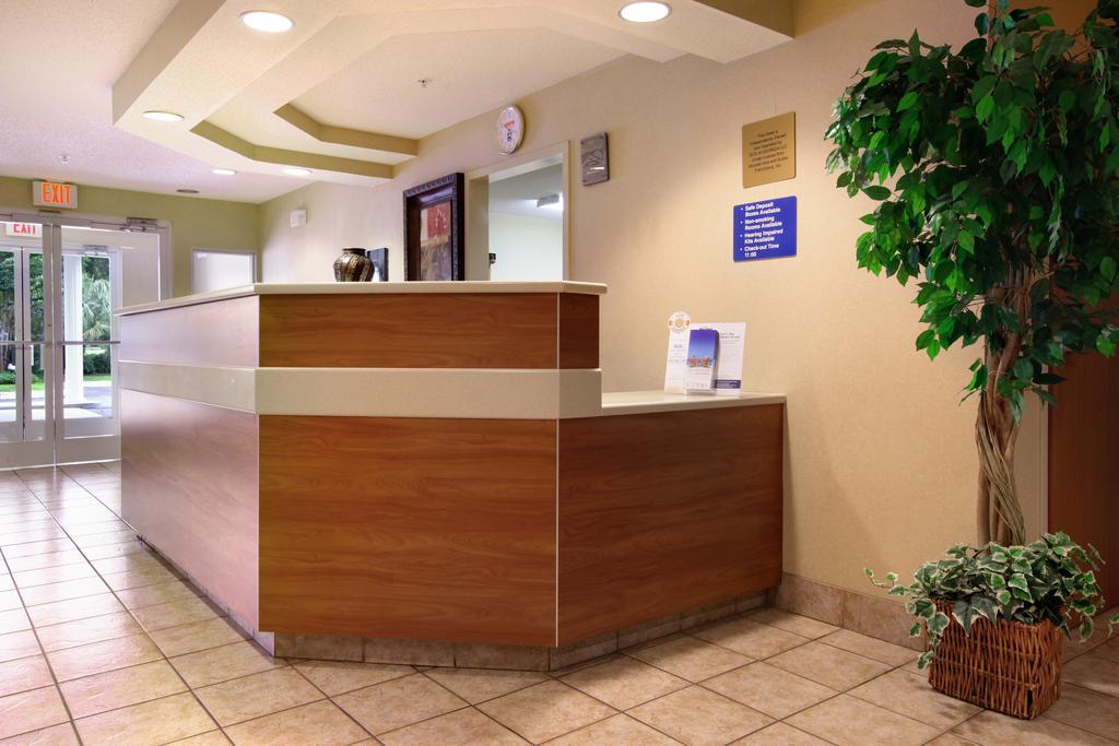 Microtel Inn & Suites By Wyndham ברונסוויק מראה פנימי תמונה